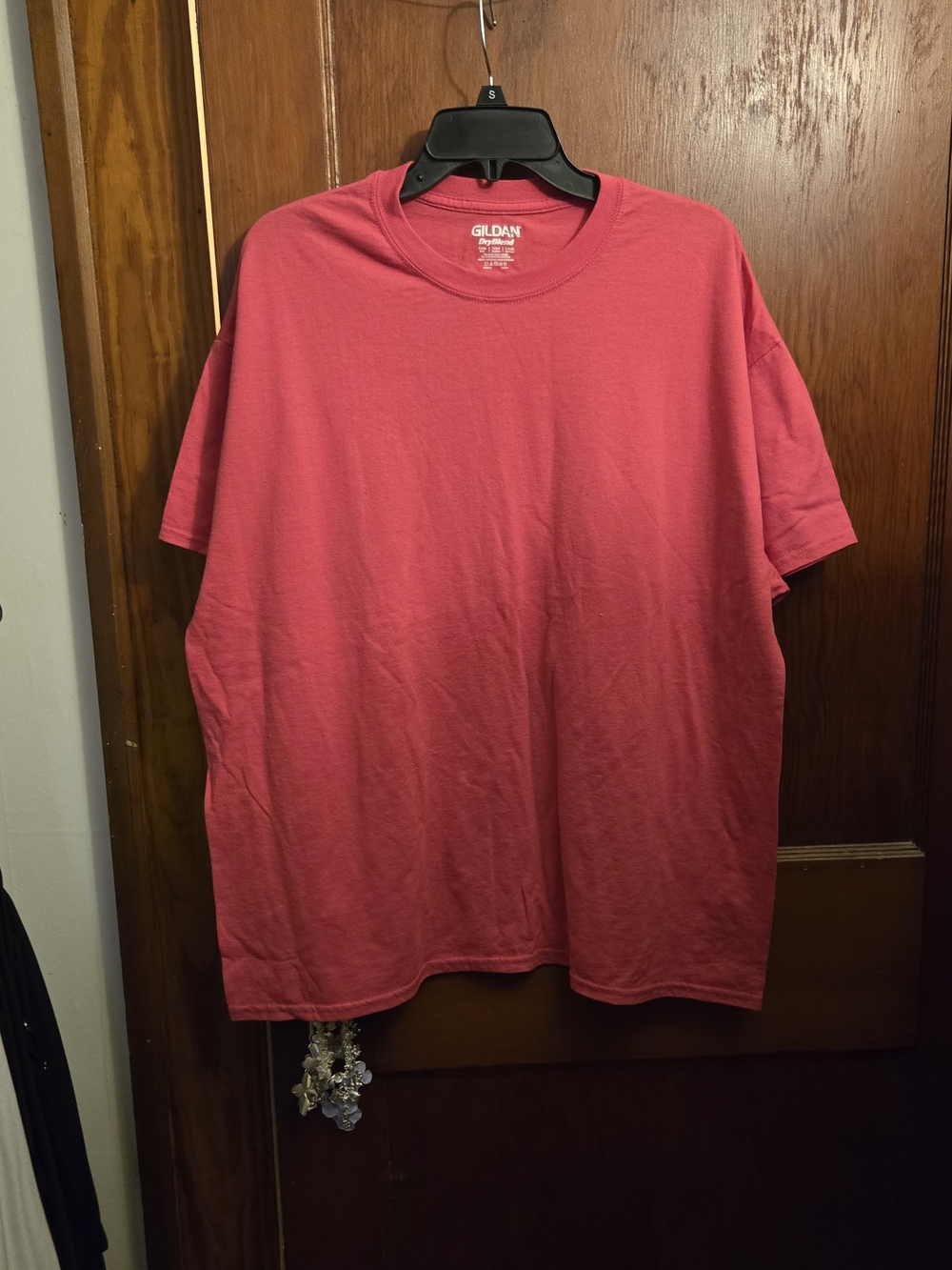 Gildan Women's Crew Neck Short Sleeve Tee in Rose Pink